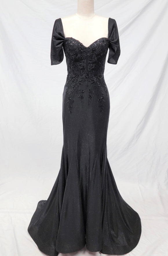 Chicas Evening Gowns J066