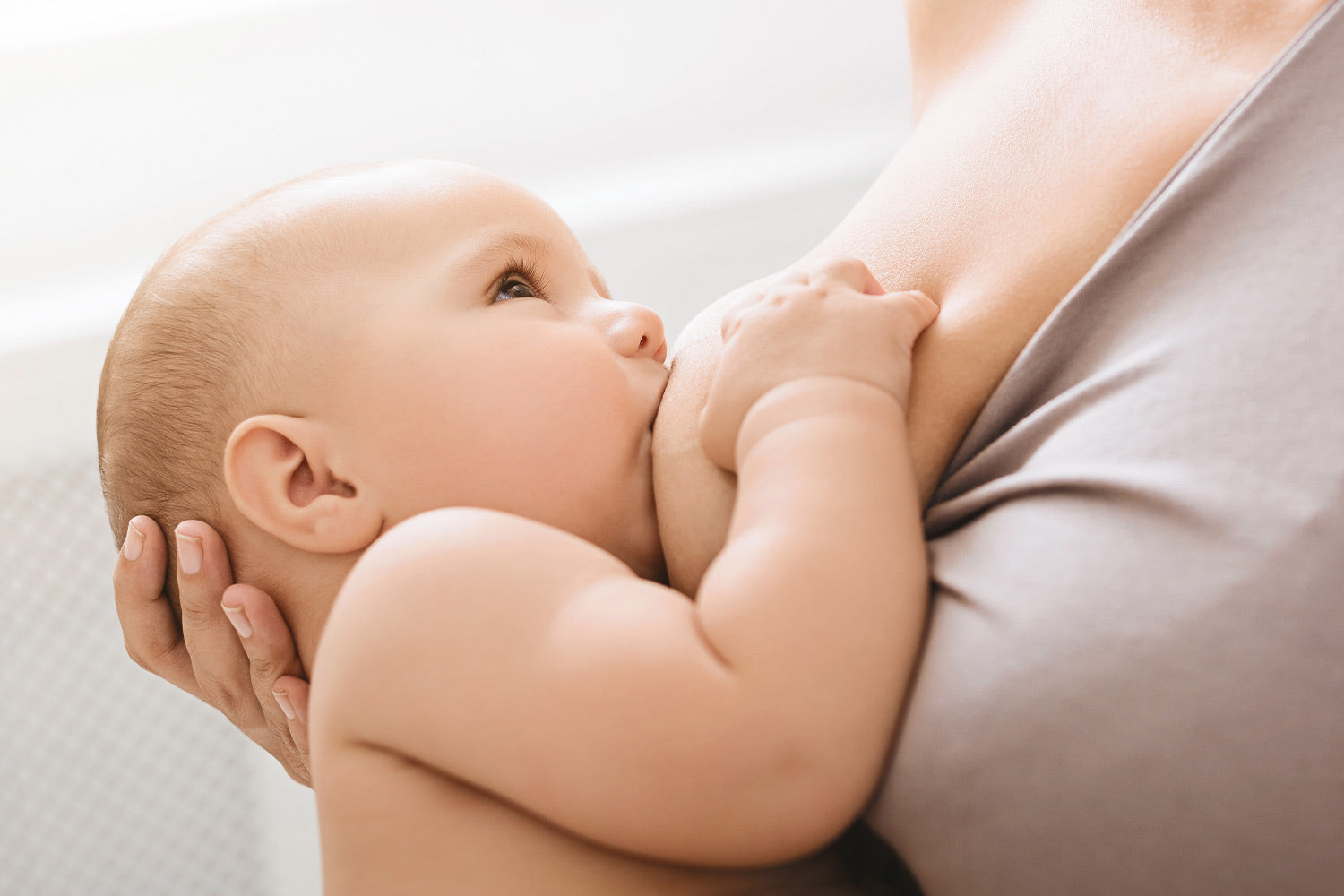 Before & After Breastfeeding: A Preparation Guide for New Mothers