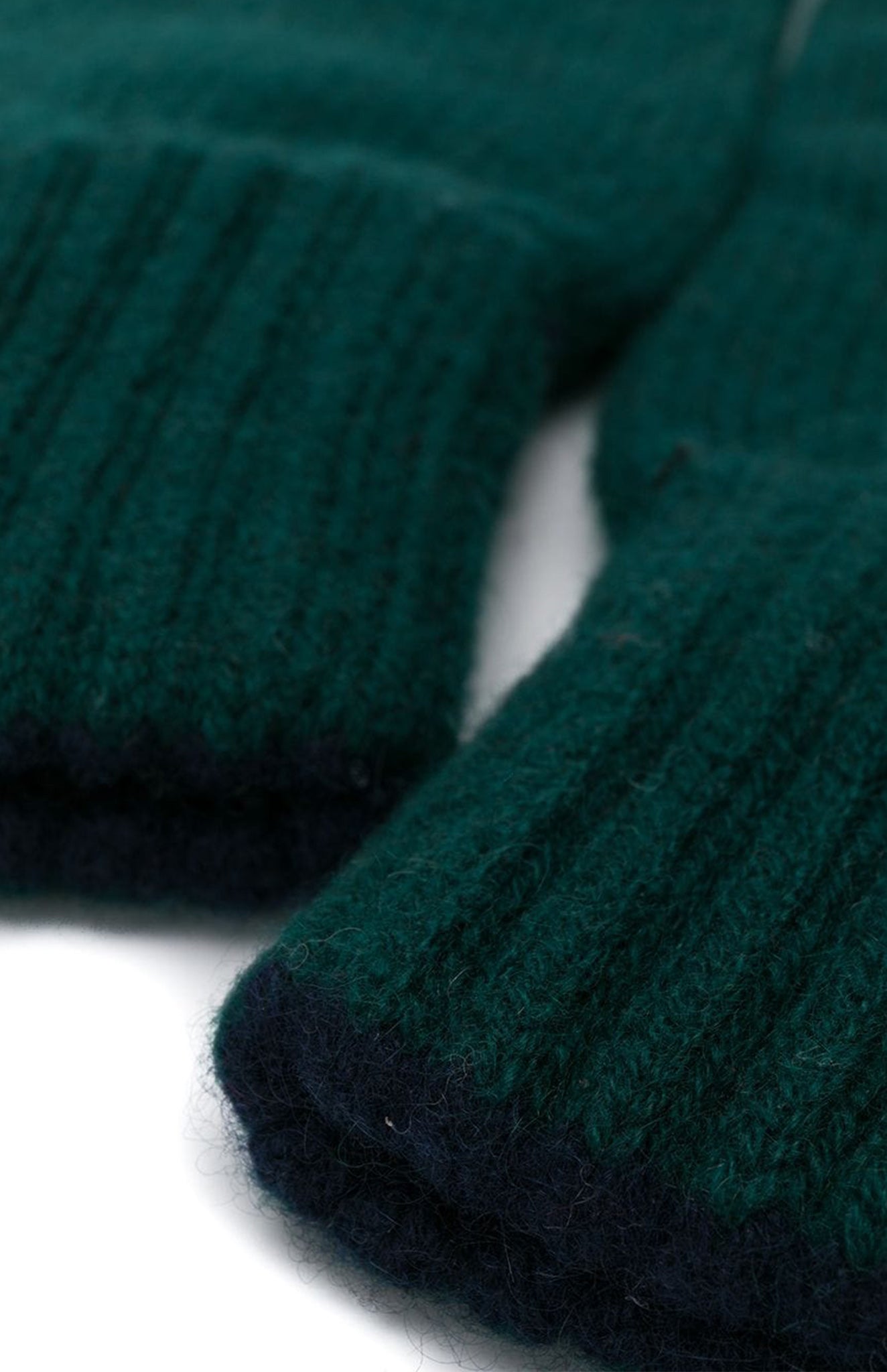 Cashmere Contrast Cuff In Evergreen