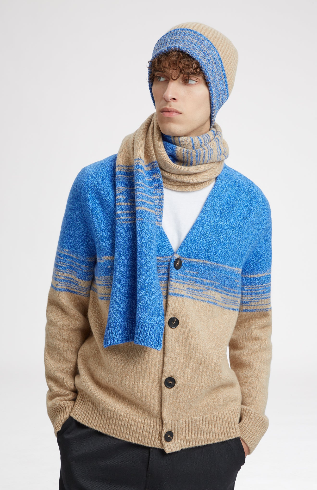 V Neck Lambswool Cardigan With Degrade Effect In Cobalt And Camel