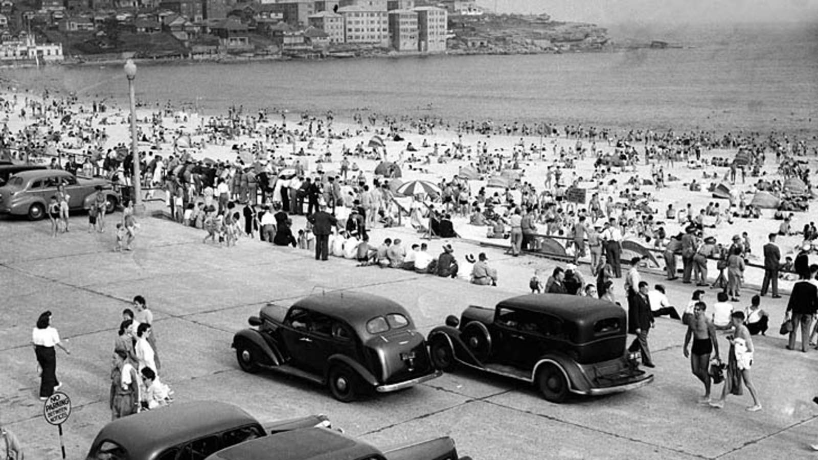 Bondi Beach 1944