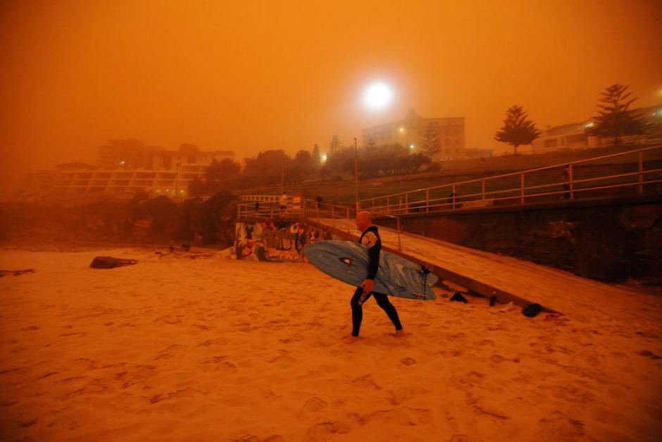 Dust storms at Bondi Beach, 2009