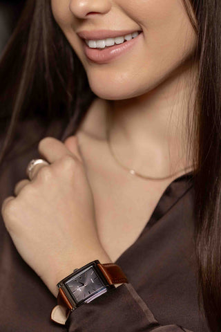The Elegance of Square Watches for Ladies - Söner Watches