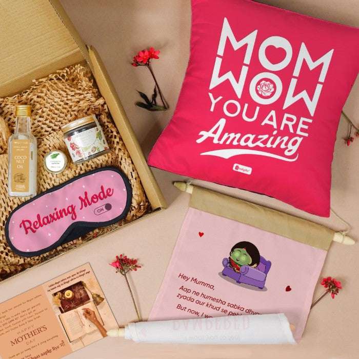 Women's day gift ideas for colleagues with Temperature water bottle,  Greeting card, Chocolates and more | women's day gift hampers | womens day  gift for employees | women's day corporate gifts :