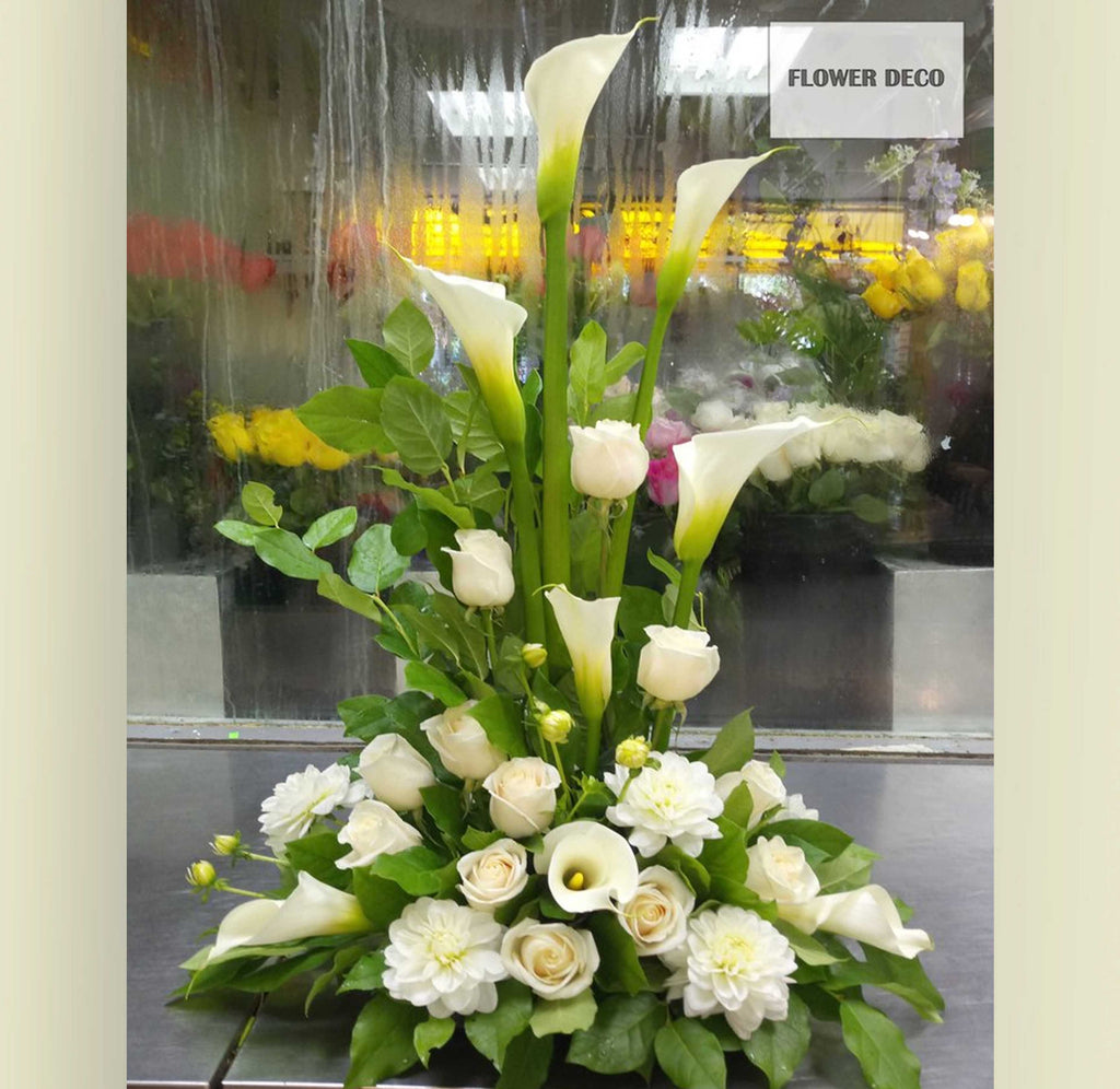 calla-lilies-arrangement-flower-deco