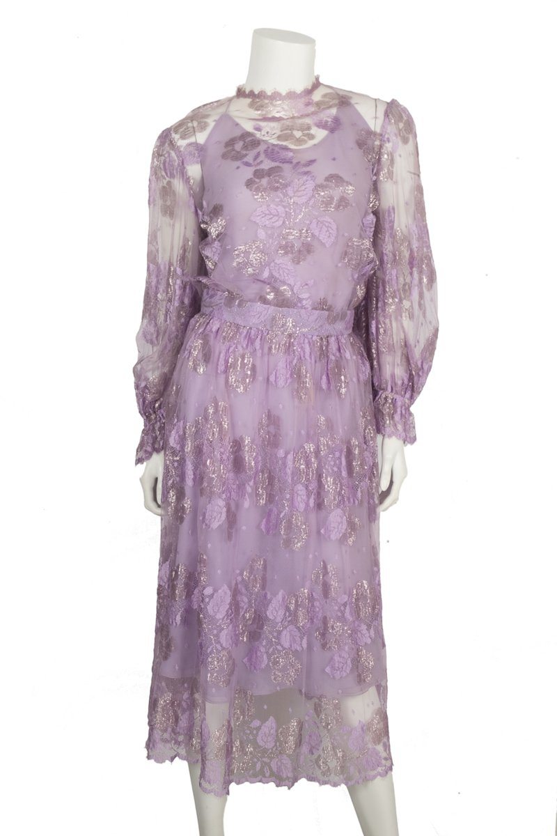 lilac lace dress with sleeves