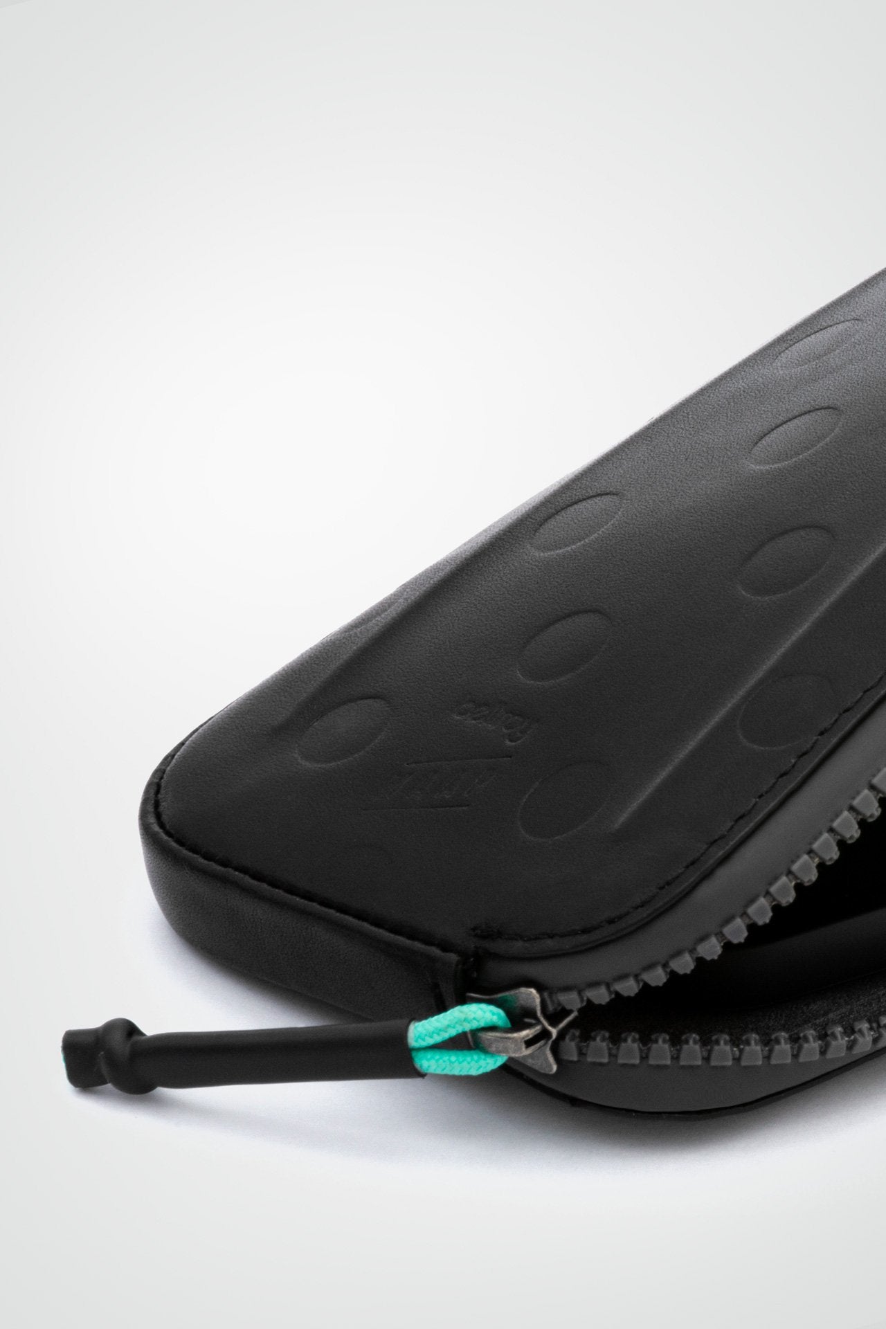 MAAP x Bellroy All-Conditions Phone Pocket Plus - MAAP Cycling Apparel