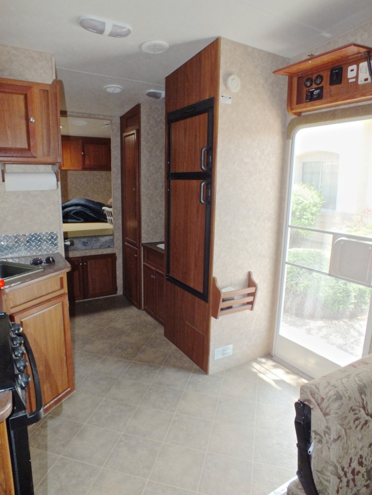 vintage-camper-kitchen-before