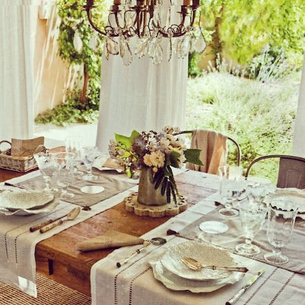 Well-dressed Spring tabletops