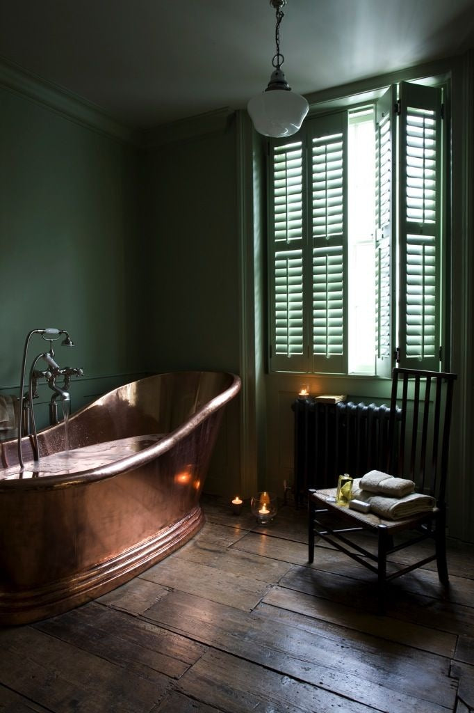 Beautiful bathroom spotted on pointers from westcountryshutters.co.uk]