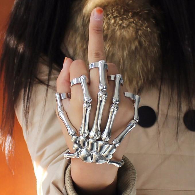 Skeleton Hand Ring – Super Silver