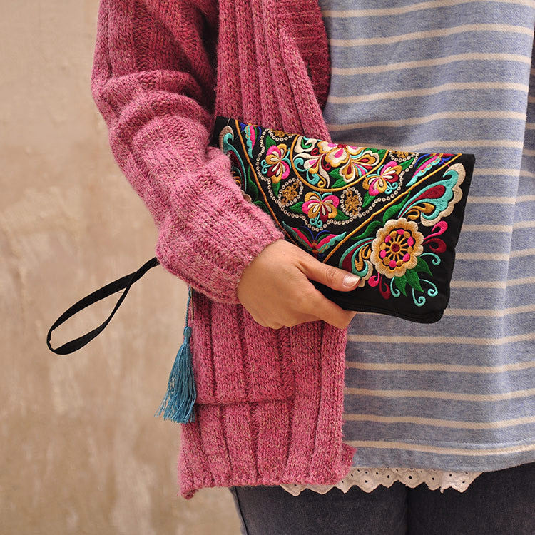Embroidered Pattern Clutch – lovepeaceboho