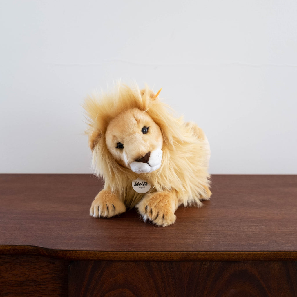 leo the lion stuffed animal