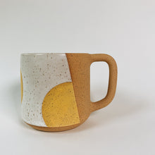 Load image into Gallery viewer, Yellow dot mug
