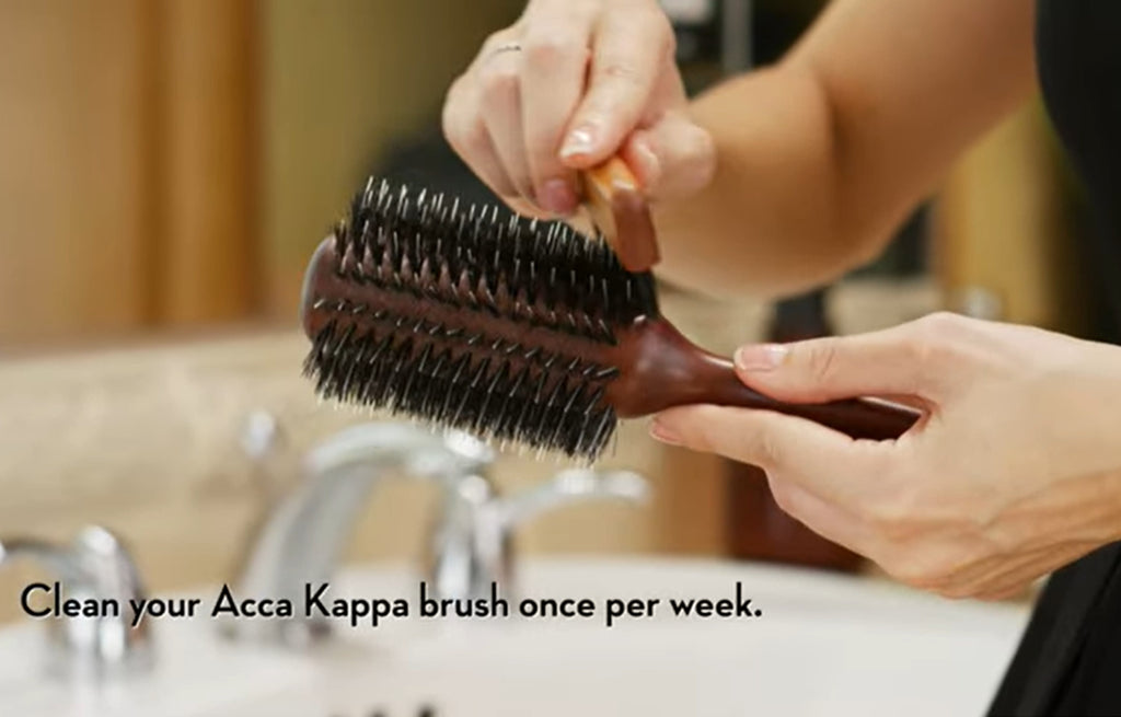 How to clean your hairbrush with baking soda shampoo and tree oil