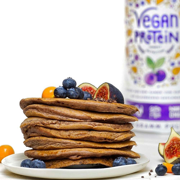 Vegane Protein Pancakes mit Blaubeer-Geschmack