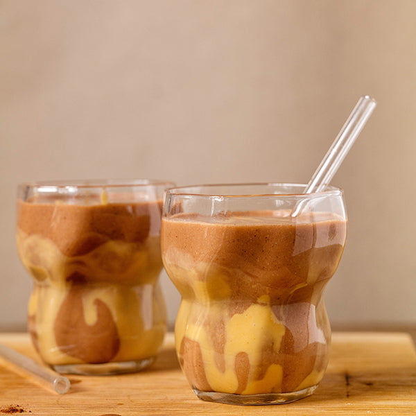 Schoko-Protein-Smoothie mit Erdnussbutter