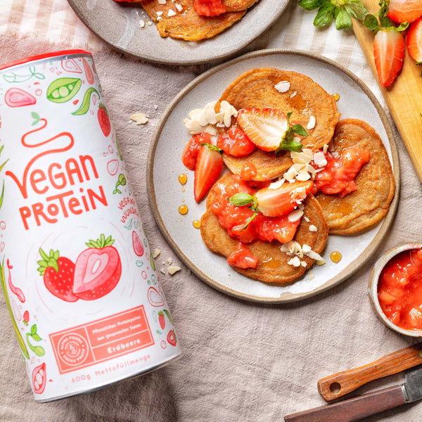 Sommerliche und vegane Erdbeer-Protein-Pancakes