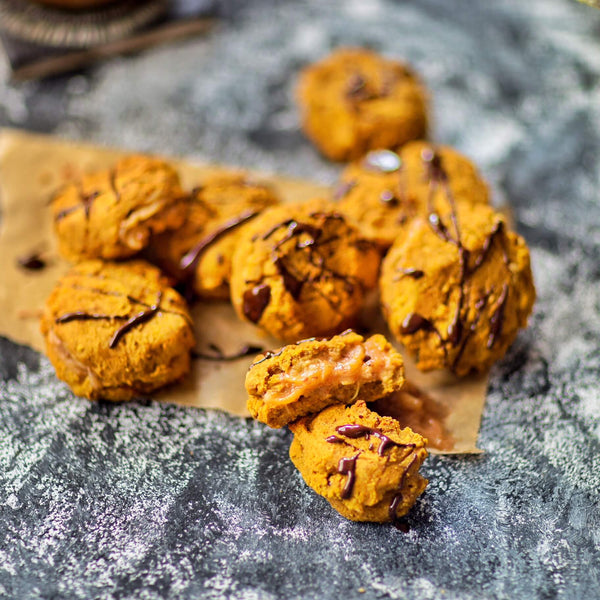 Erdnuss-Banane Cookies mit Rhabarber Marmelade