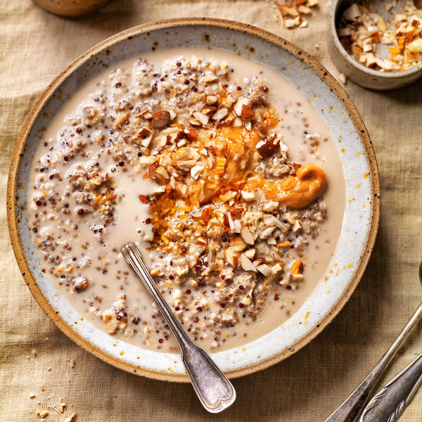 Magnesium Power Breakfast Bowl mit Quinoa und Oats
