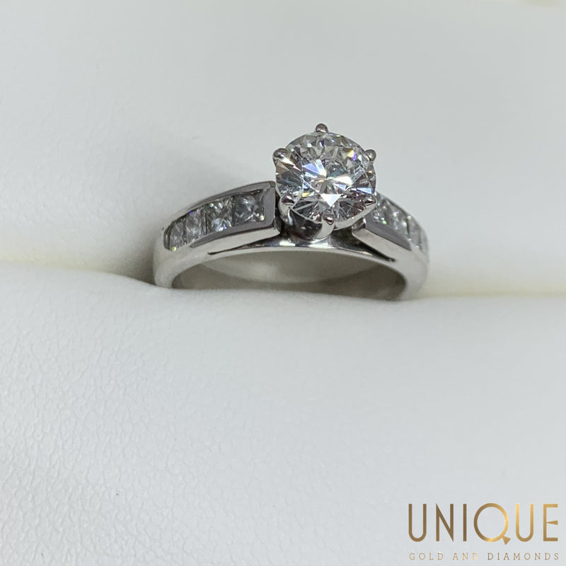 Round Solitaire Diamond Ring With Princess Accent Diamonds - Unique ...