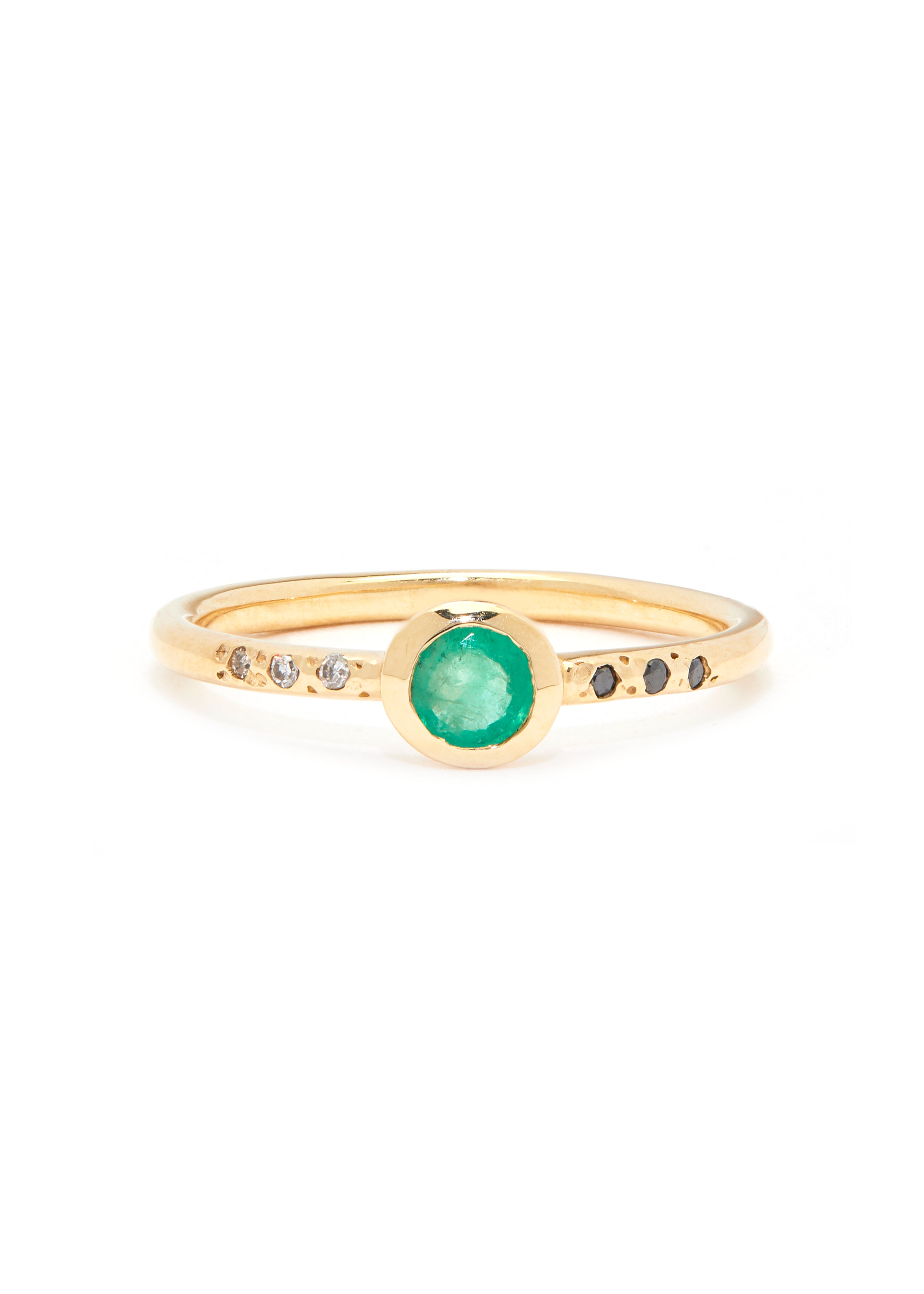 Scosha | The Midnight Ring with Emerald