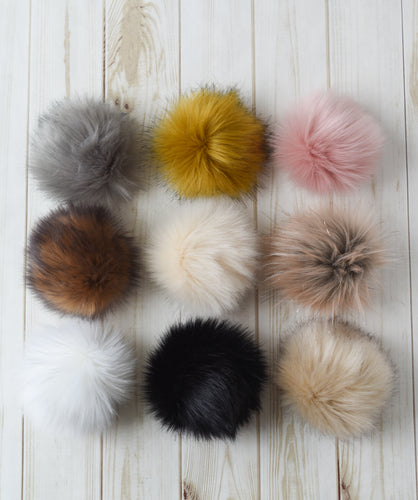 Snap-On Faux Fur Pom-Poms – Barrett Wool Co.