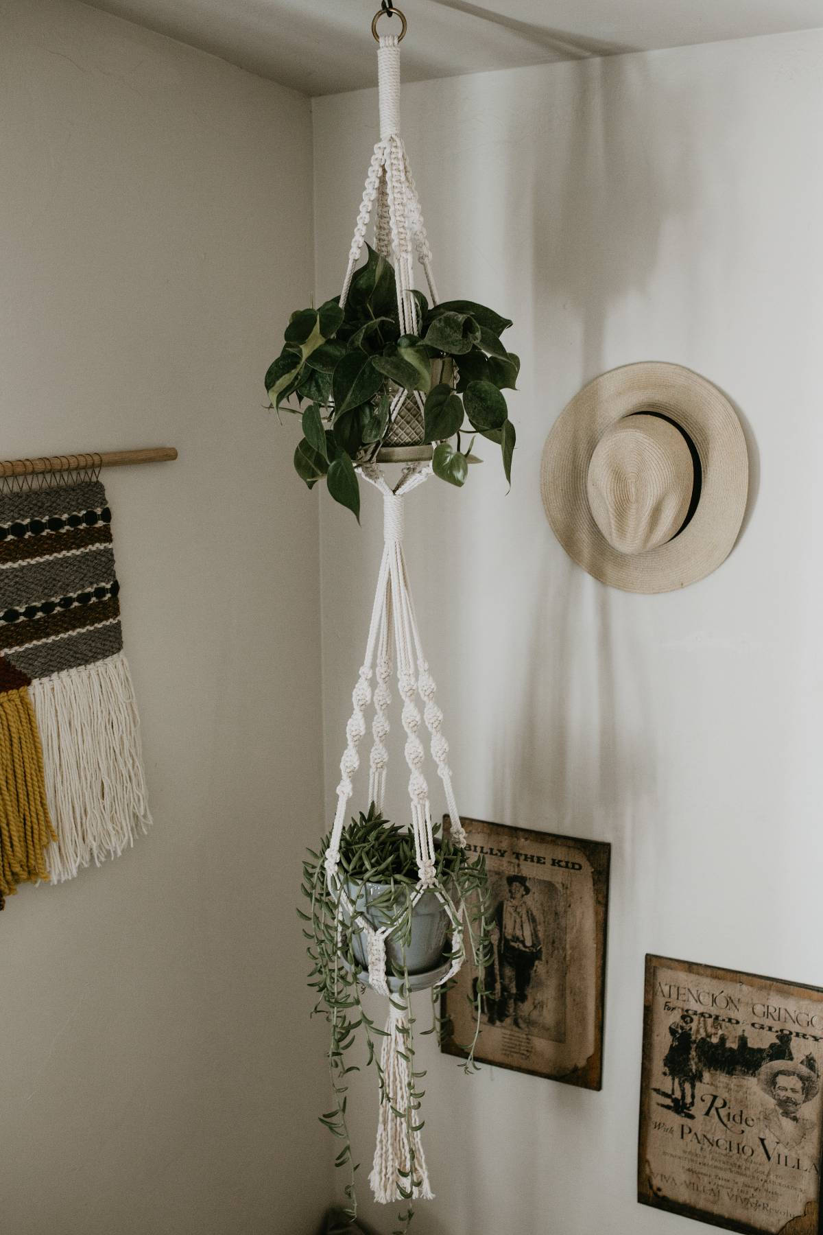 macrame plant hanger