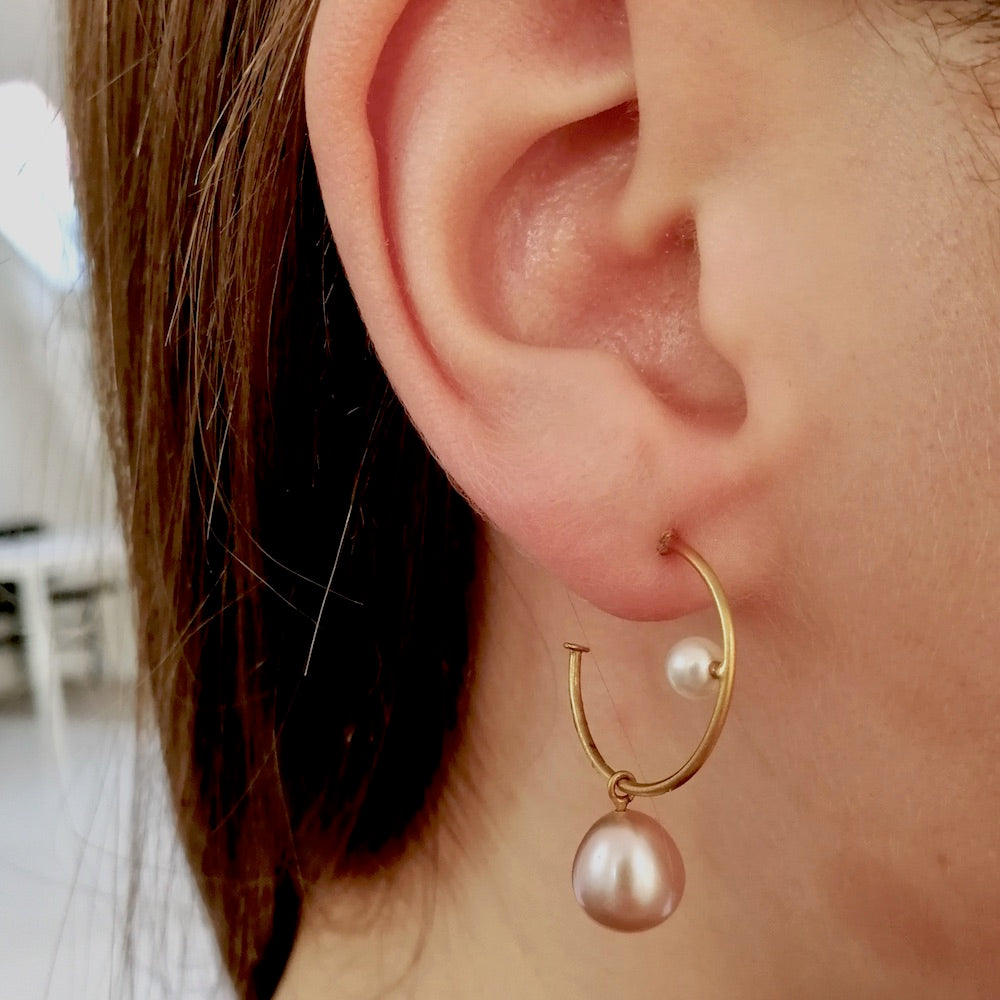 EVELINE - Golden Earrings with Drop Shaped Pearl | MERMAID STORIES