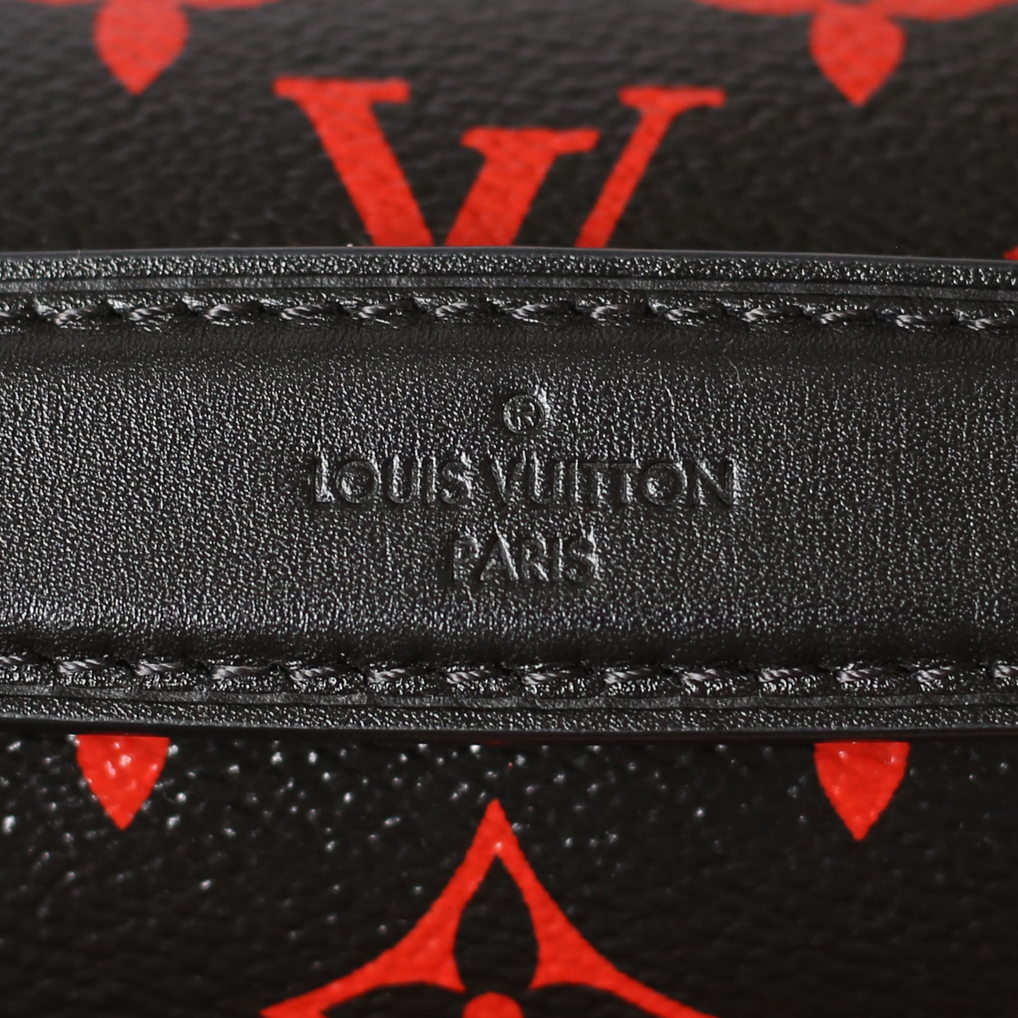 Louis Vuitton Black Pochette Metis M45823– TC