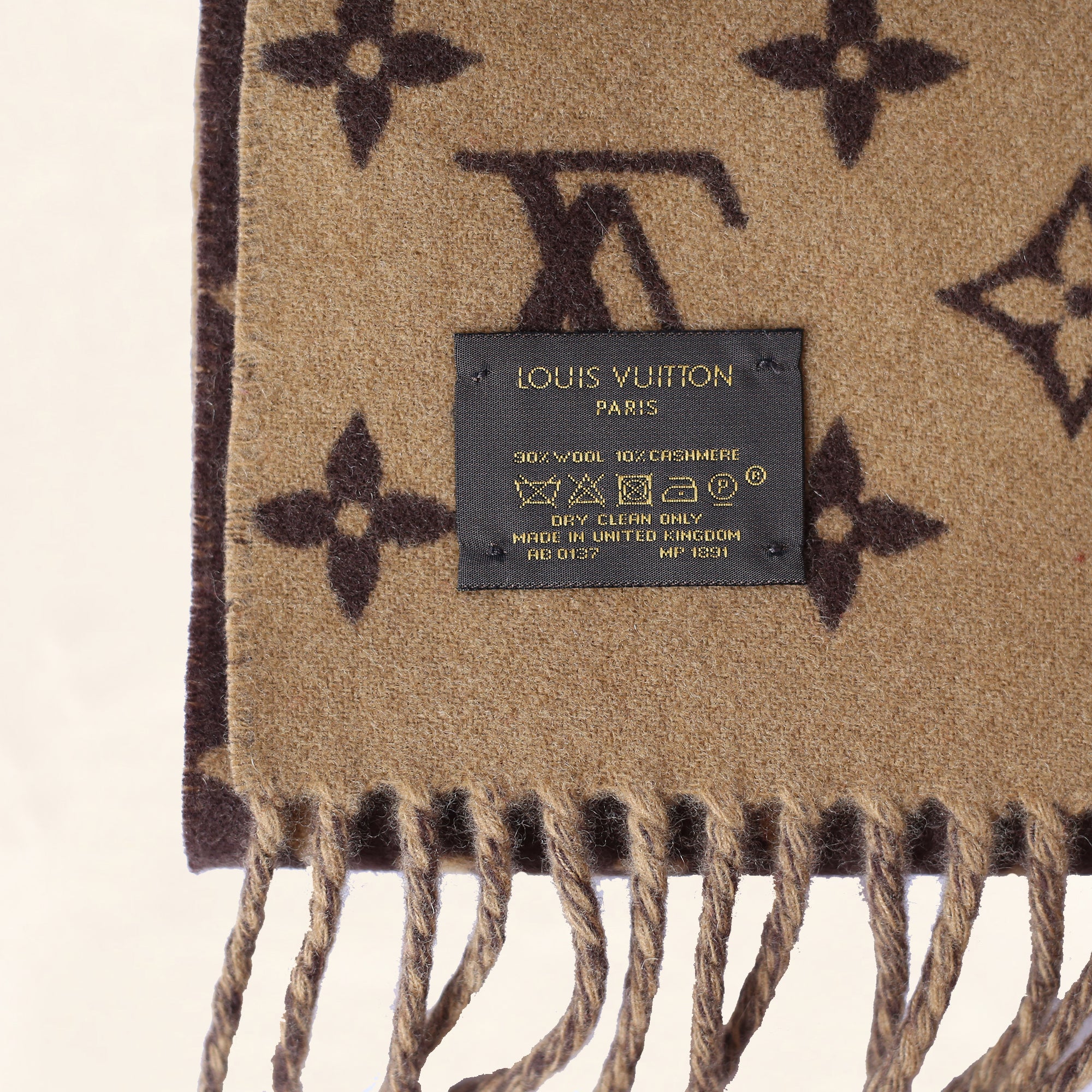 Top hơn 65 về louis vuitton brown scarf hay nhất - cdgdbentre.edu.vn