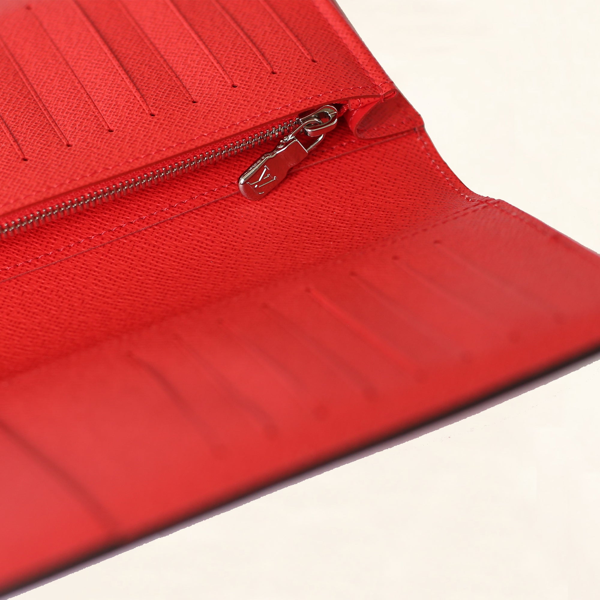 Louis Vuitton | Supreme Brazza Long Wallet Epi | Red - The-Collectory