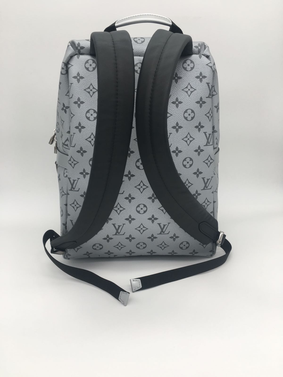Louis Vuitton |Apollo Backpack Silver Metallic | M43845– The-Collectory