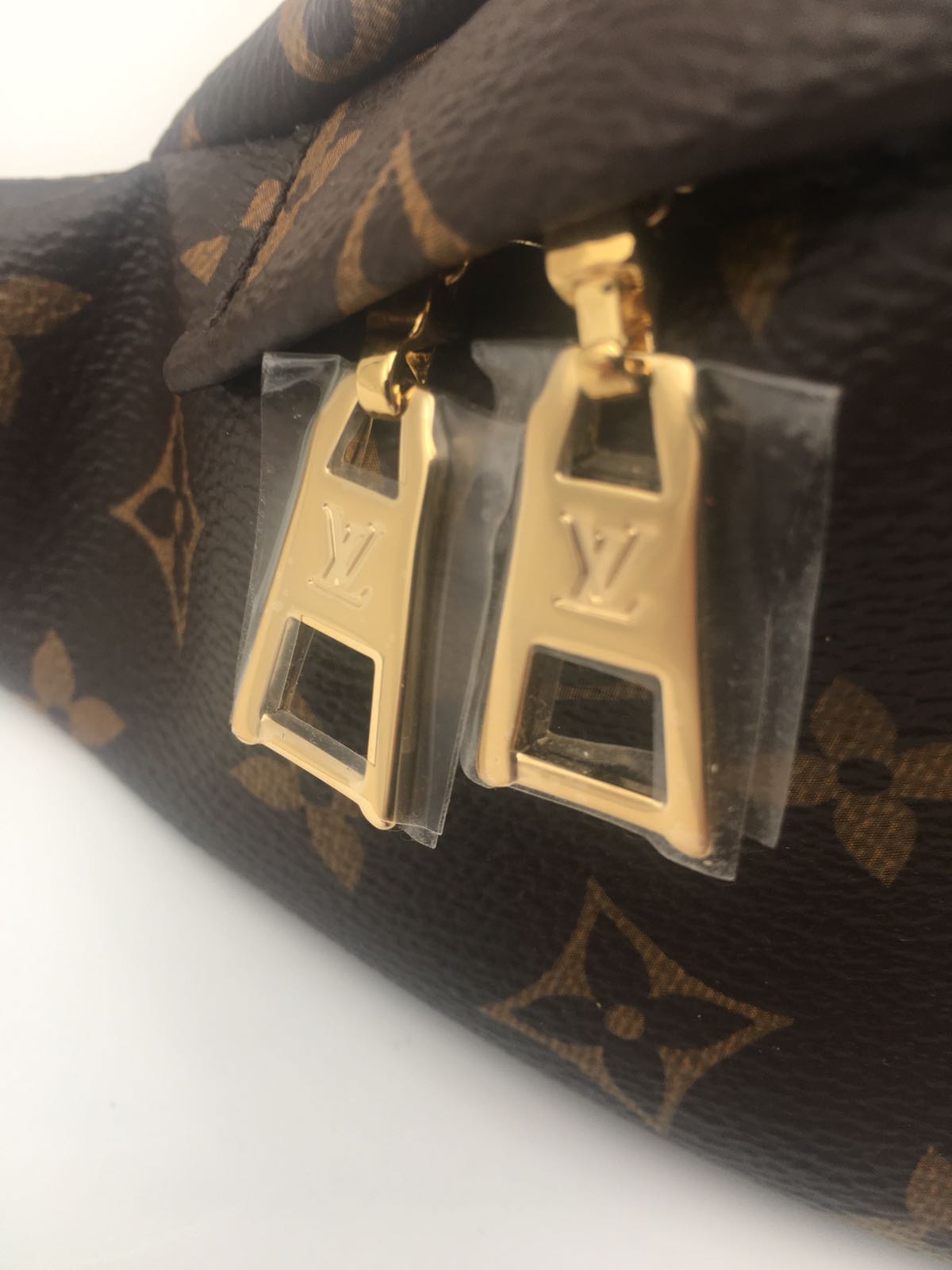 Louis Vuitton | Monogram Bumbag | M43644– The-Collectory