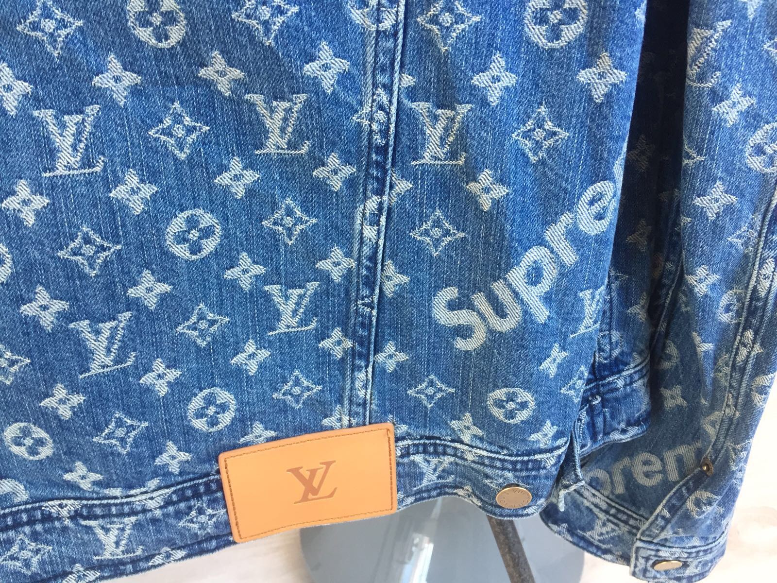 Supreme x Louis Vuitton Jacquard Denim Trucker Jacket Blue – Tenisshop.la