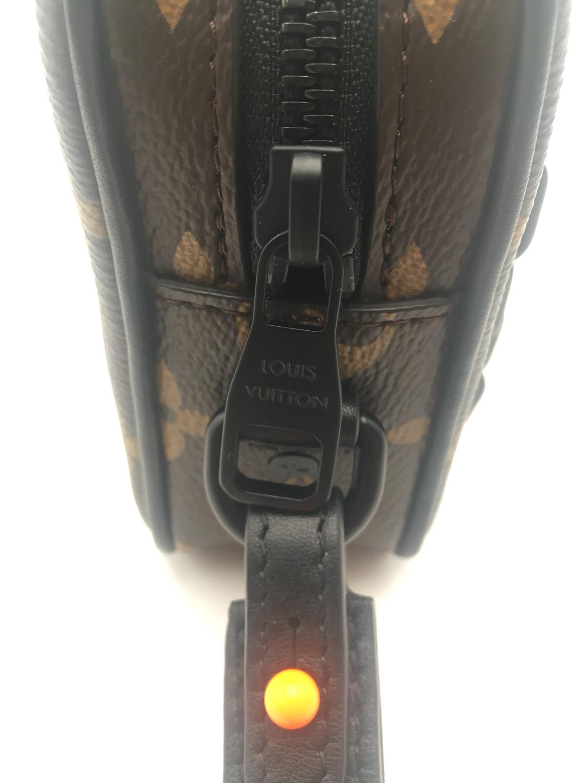 magi subtropisk korrekt Louis Vuitton Pochette Volga Monogram with Black Hardware– TC
