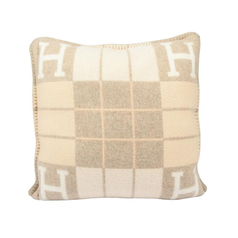 Hermes , Avalon III PM Signature H Pillow Coco and Camomille\u2013 TC