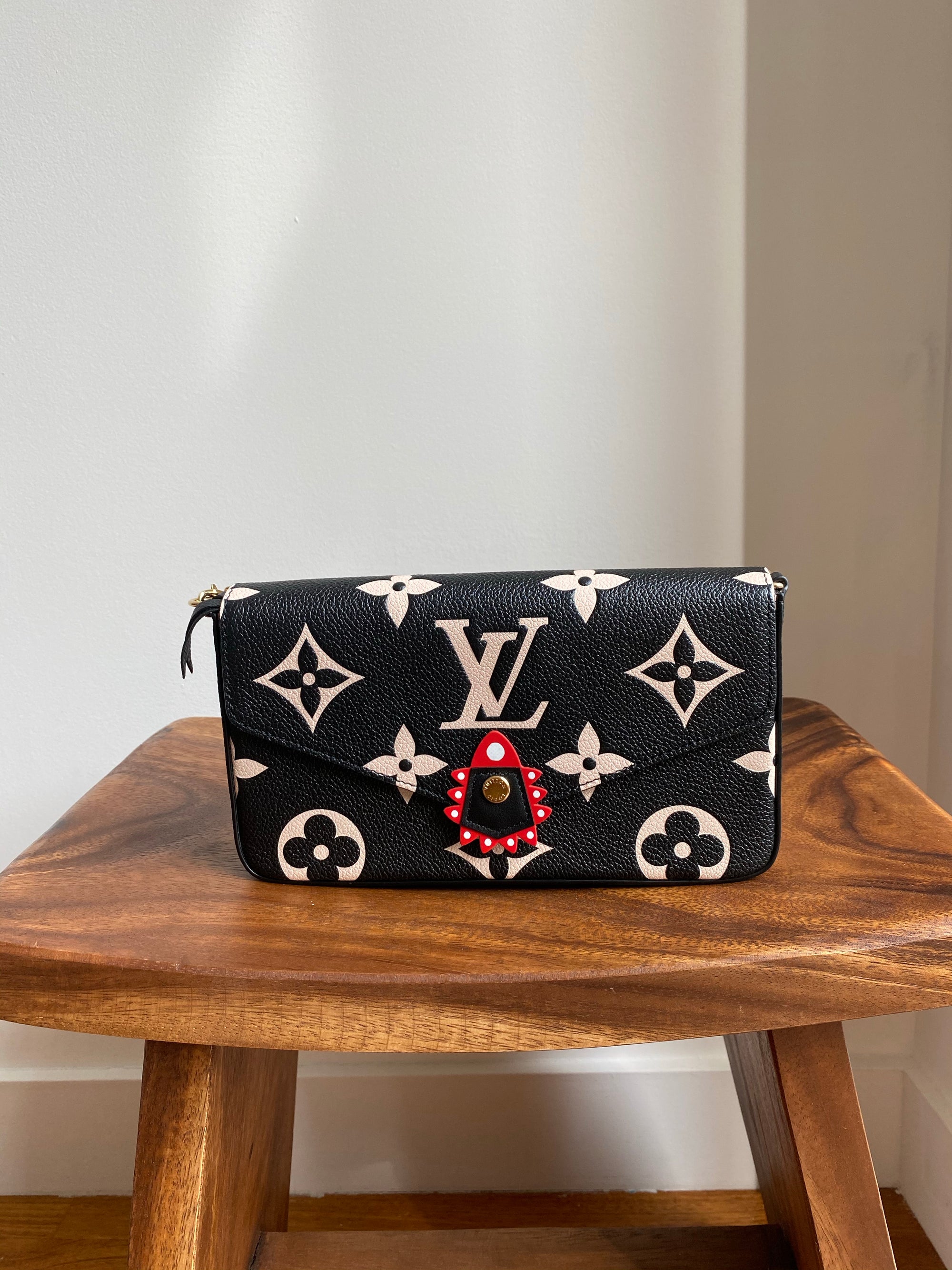 LOUIS VUITTON Felicie Pochette Insert Empreinte Zippy Wallet Bicolor