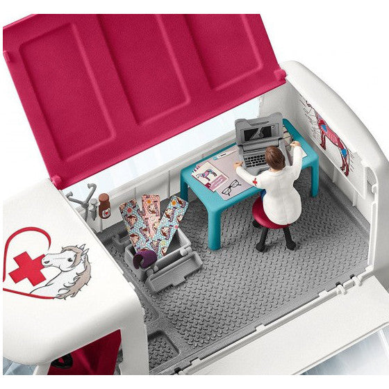 schleich horse club mobile vet kit toy