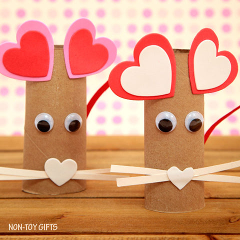 Valentine's paper roll mouse