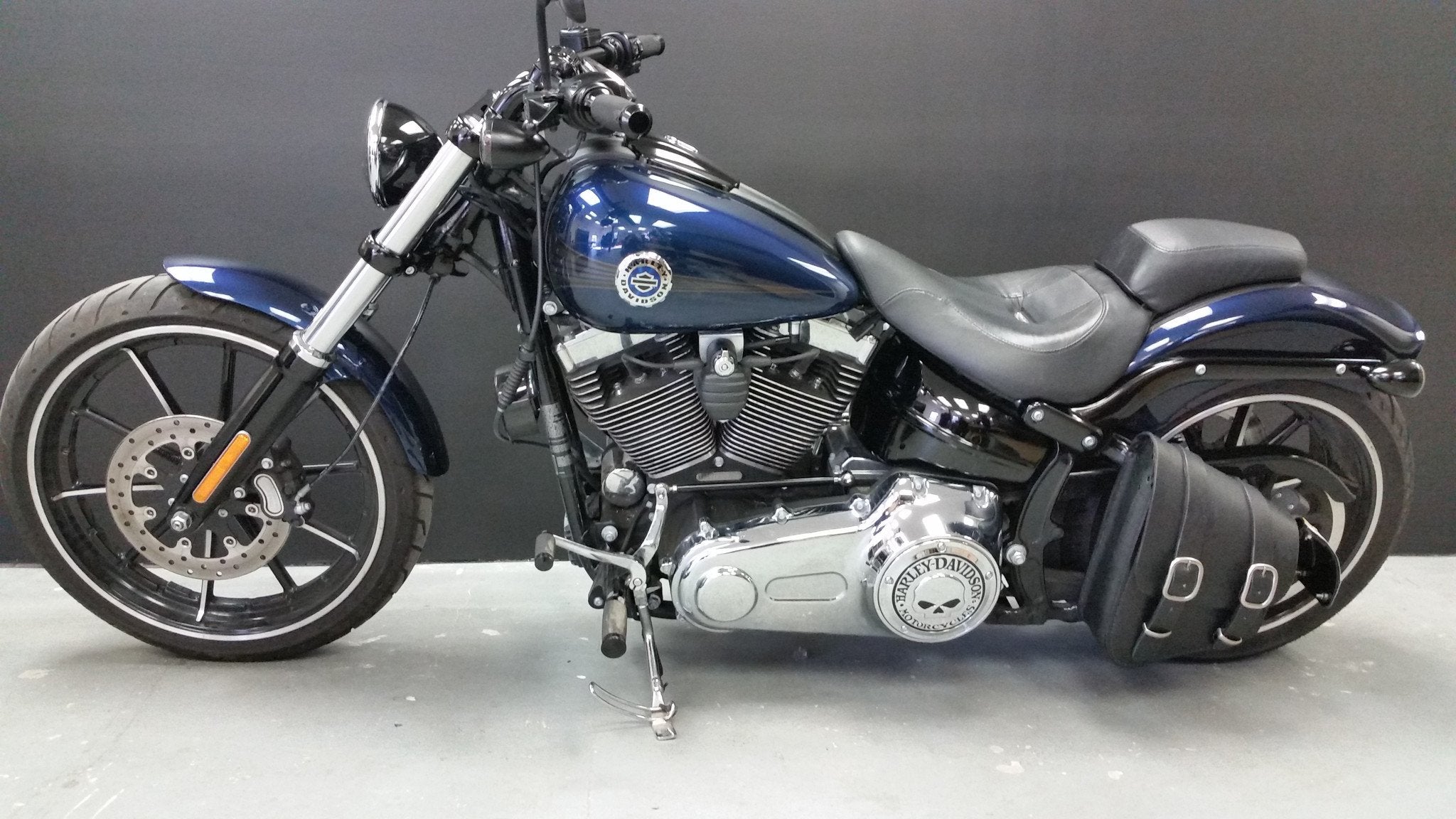 2019 softail slim swingarm bag