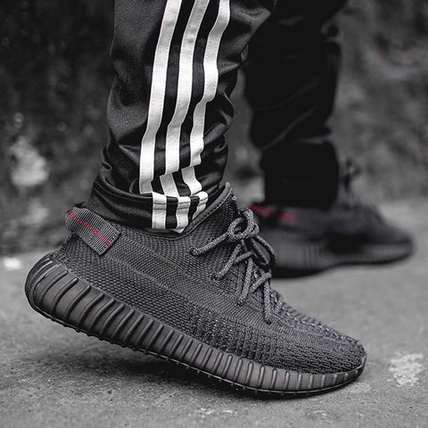 yeezy 350 black static