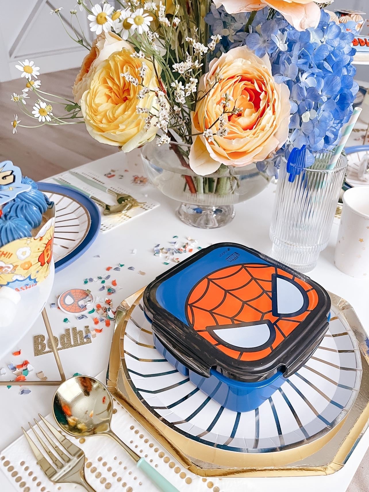 spiderman table decorations and lunchbox