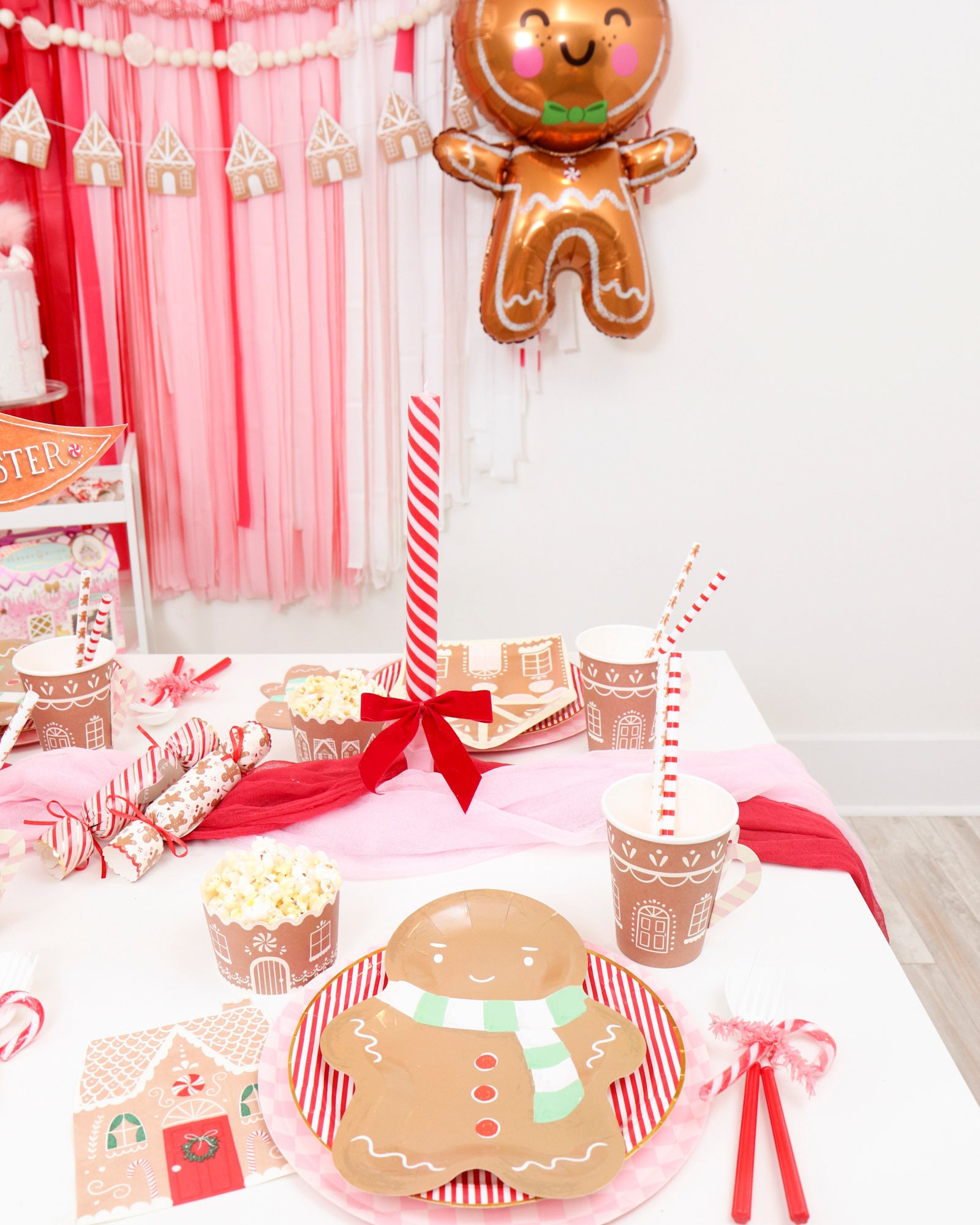 Gingerbread Plates Gingerbread Decorating Party | Fern and Maple Style | The Party Darling