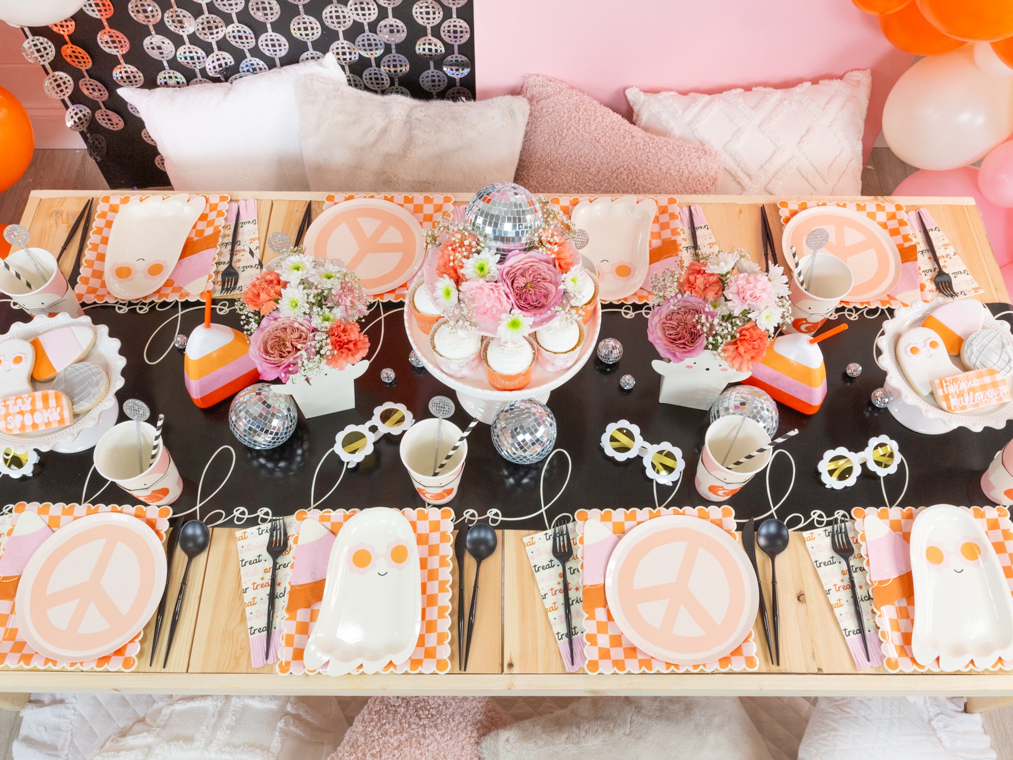 Hippie Halloween Table Decor | The Party Darling