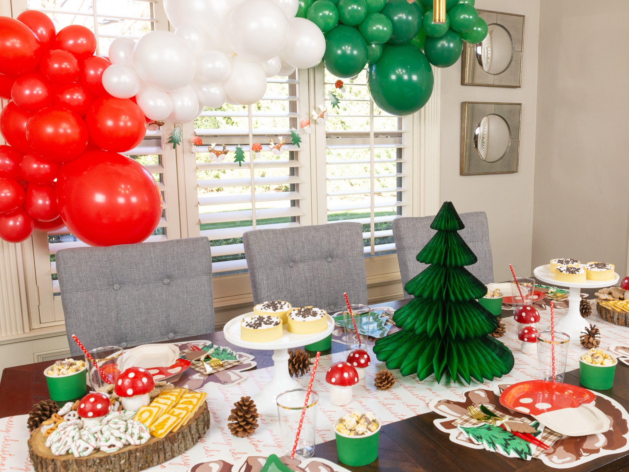 Woodland Christmas Classic Balloon Garland | The Party Darling