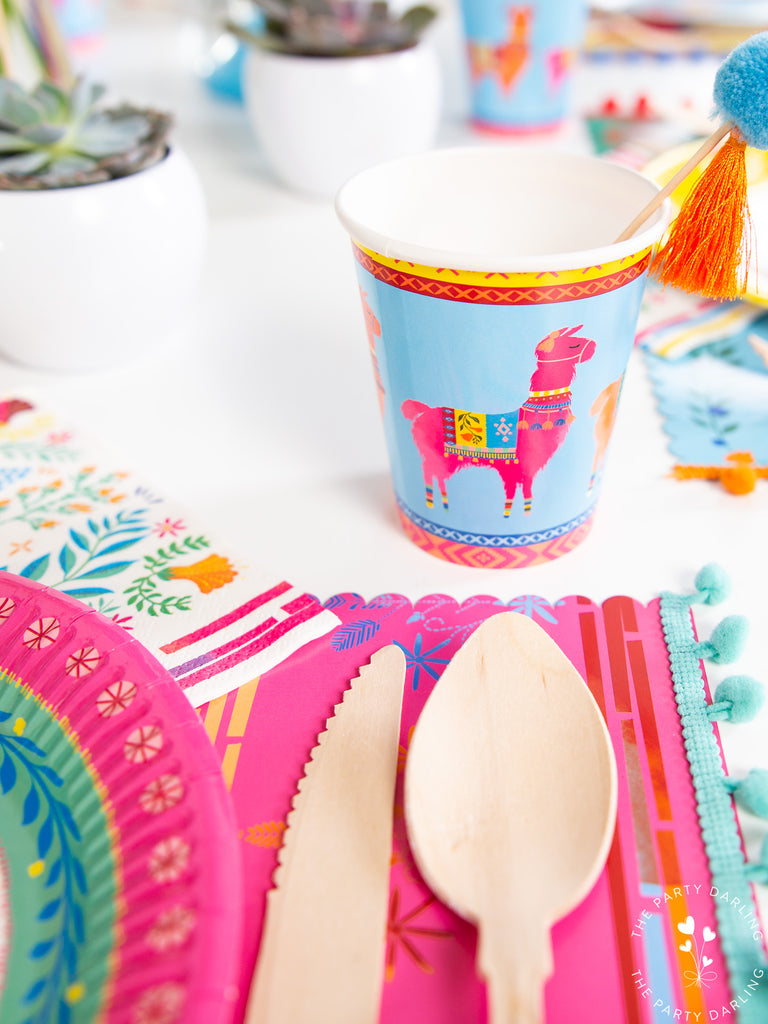 https://cdn.shopify.com/s/files/1/1449/4112/files/boho_fiesta_llama_party_cups_1024x1024.jpg?v=1556676394