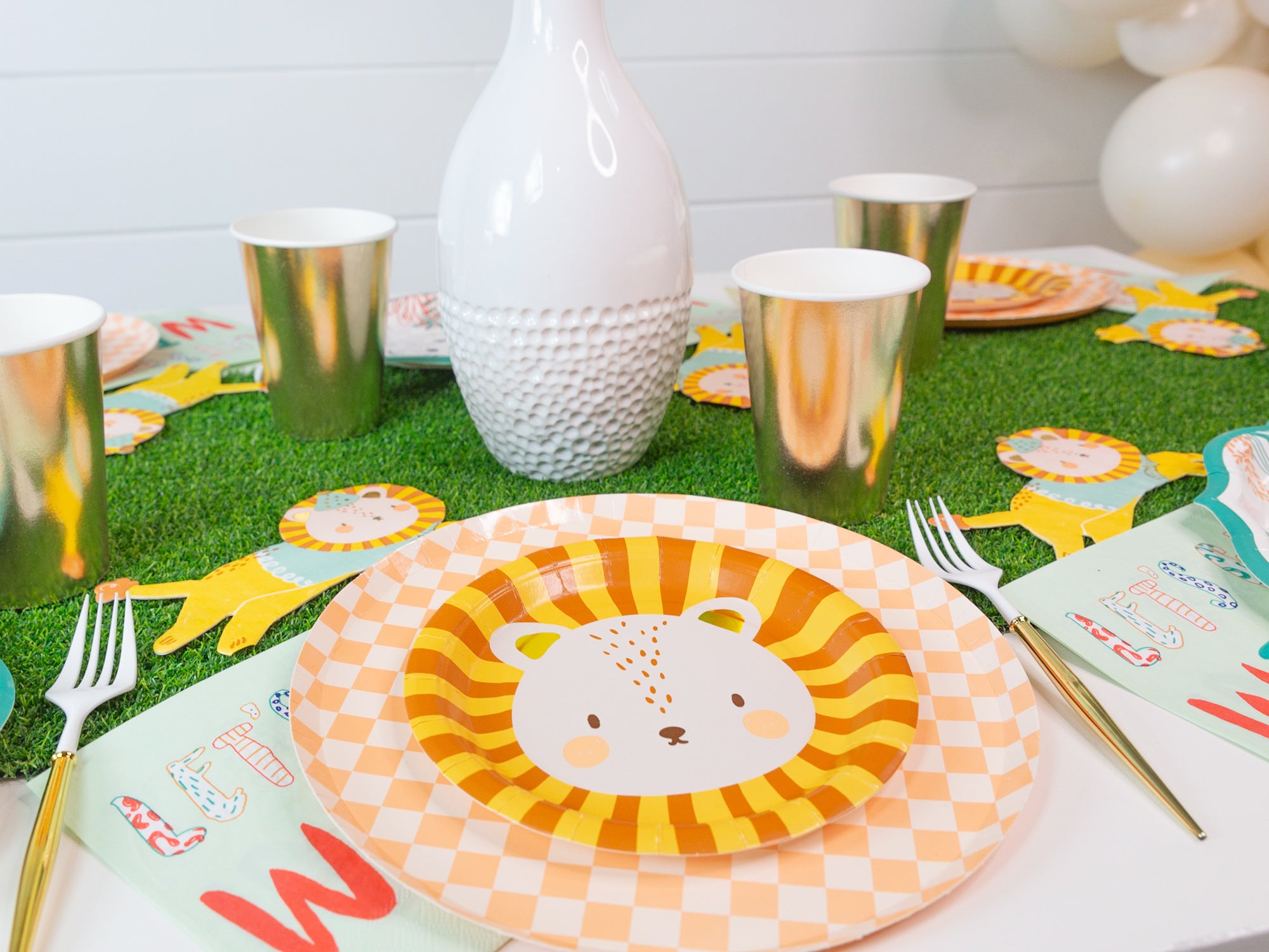 Lion Plates Safari Party | The Party Darling