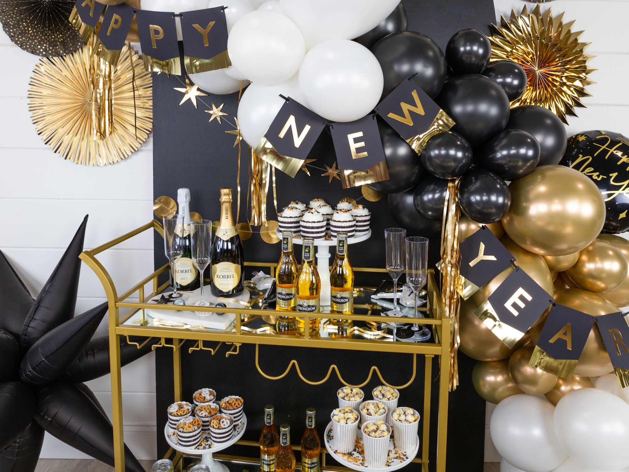 New Year's Eve Party Bar Cart | The Party Darling