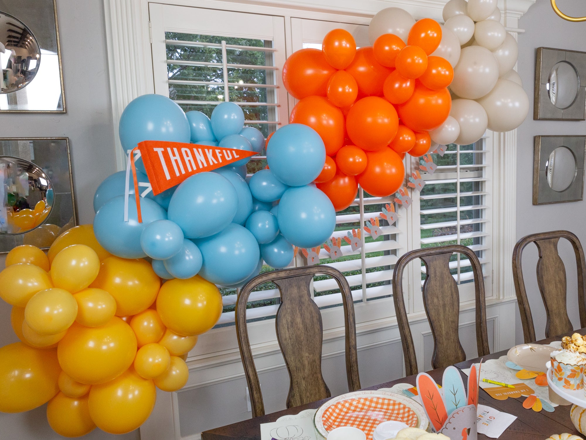 Thanksgiving Kids Table Decor | The Party Darling